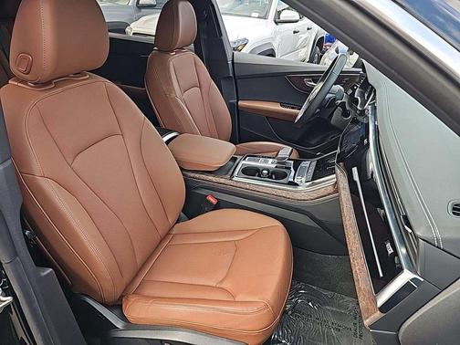 2024 Audi Q8 55 Premium Plus
