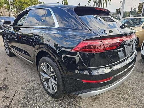 2024 Audi Q8 55 Premium Plus