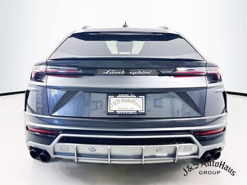 2020 Lamborghini Urus Base