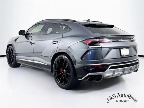 2020 Lamborghini Urus Base