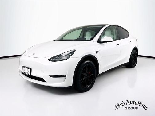 2022 Tesla Model Y Long Range Dual Motor All-Wheel Drive