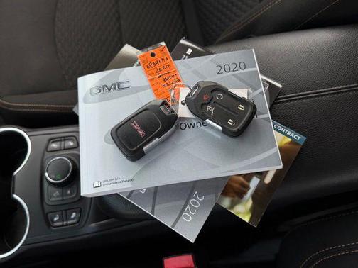 Ebony Twilight Metallic 2020 GMC Terrain SLE