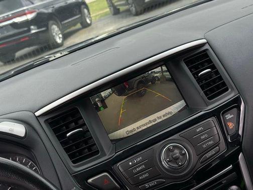 2020 Nissan Pathfinder SV 2WD