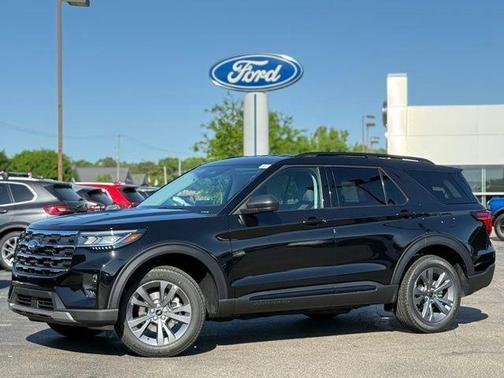 Agate Black Metallic 2026 Ford Explorer Active