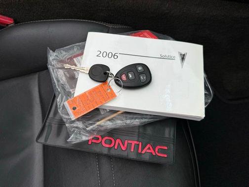 2006 Pontiac Solstice Base