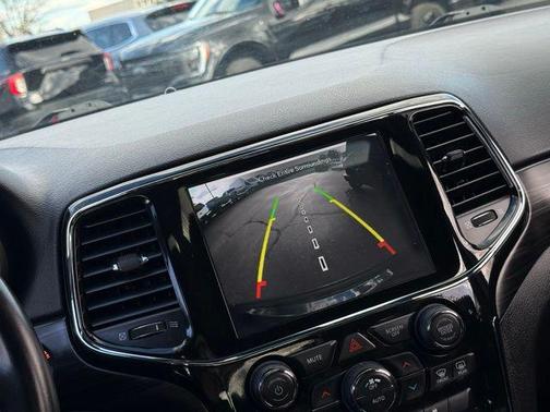 2022 Jeep Grand Cherokee Laredo