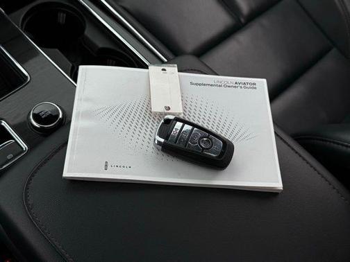 Gray Metallic 2025 Lincoln Aviator Premiere