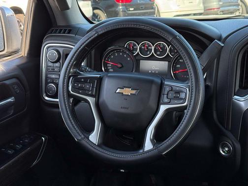 Summit White 2019 Chevrolet Silverado 1500 LT