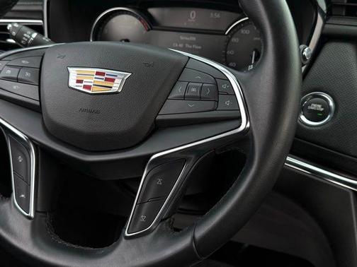 2022 Cadillac XT5 Luxury