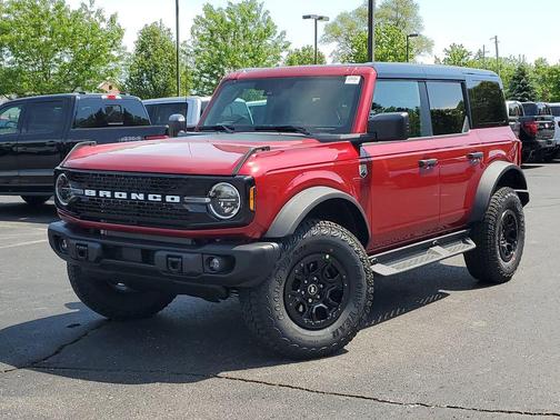 Ruby Red Metallic Tinted Clearcoat 2026 Ford Bronco Big Bend