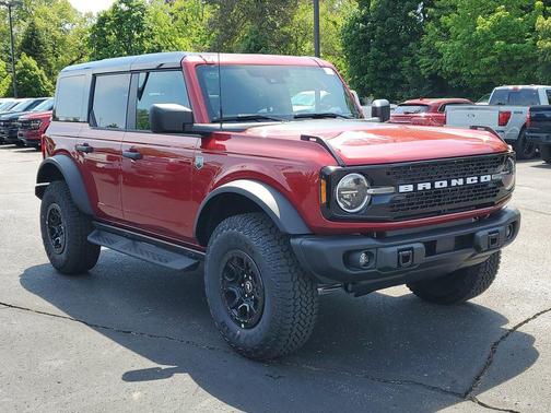 Ruby Red Metallic Tinted Clearcoat 2026 Ford Bronco Big Bend