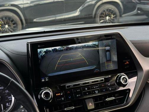 2022 Toyota Highlander Limited