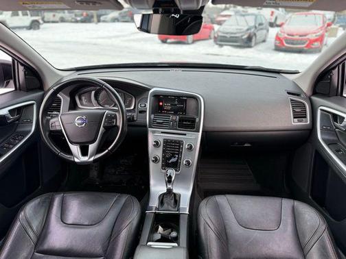 2017 Volvo XC60 T6 Dynamic