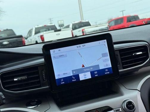 Star White Metallic Tri-Coat 2023 Ford Explorer XLT