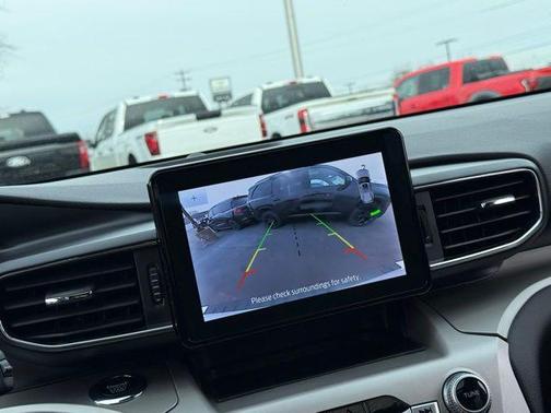 Star White Metallic Tri-Coat 2023 Ford Explorer XLT