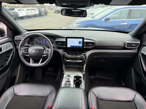 2024 Ford Explorer ST-Line