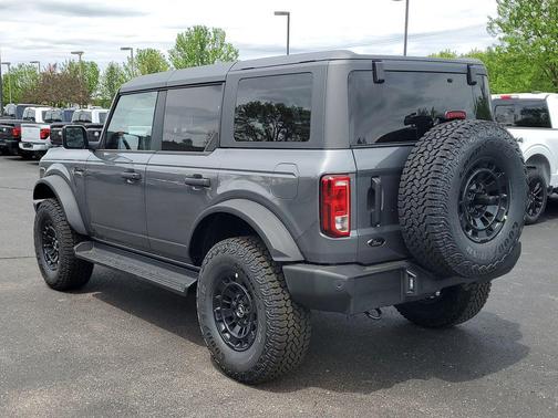 Carbonized Gray Metallic 2026 Ford Bronco Big Bend