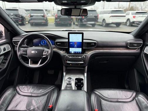 Star White Metallic Tri-Coat 2020 Ford Explorer Platinum