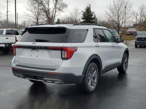 2026 Ford Explorer Active w/200A Pkg