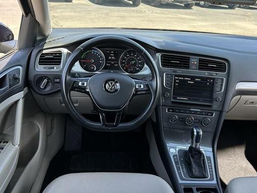 2016 Volkswagen e-Golf SEL Premium