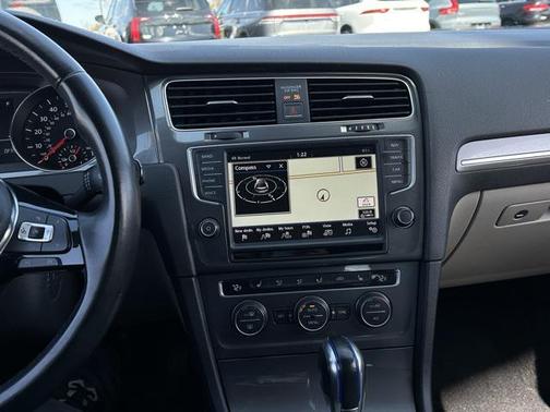 2016 Volkswagen e-Golf SEL Premium