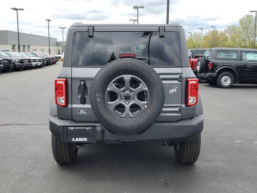 Carbonized Gray Metallic 2026 Ford Bronco Big Bend