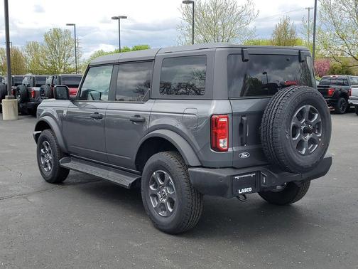 Carbonized Gray Metallic 2026 Ford Bronco Big Bend