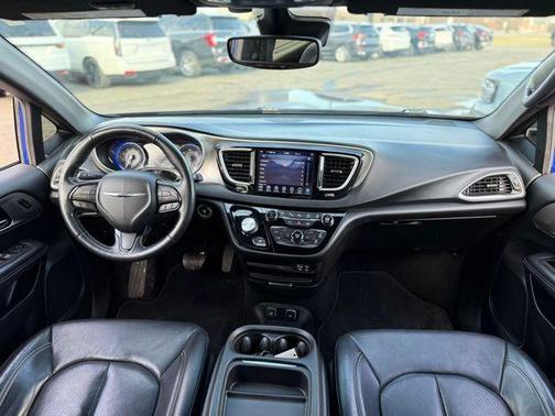 2020 Chrysler Pacifica L