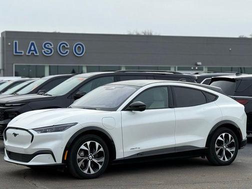 Star White Metallic Tri-Coat 2023 Ford Mustang Mach-E Premium