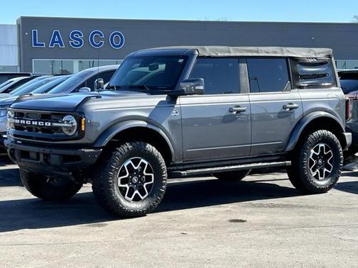 Carbonized Gray Metallic 2021 Ford Bronco Outer Banks