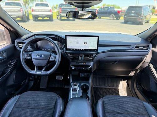 Star White Metallic Tri-Coat 2023 Ford Escape ST-Line