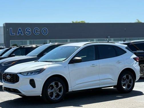 Star White Metallic Tri-Coat 2023 Ford Escape ST-Line