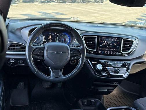 2020 Chrysler Pacifica Touring