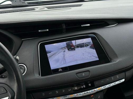 2022 Cadillac XT4 Premium Luxury