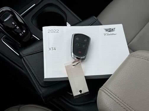 2022 Cadillac XT4 Premium Luxury