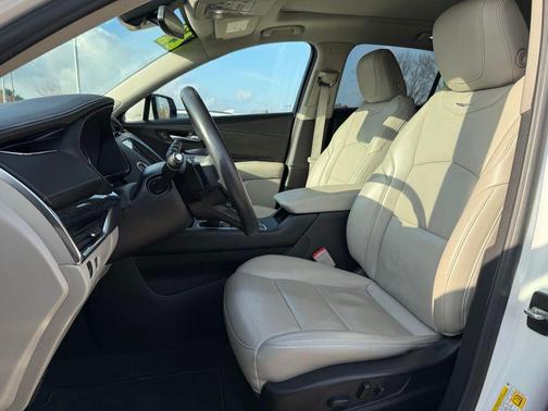 2022 Cadillac XT4 Premium Luxury