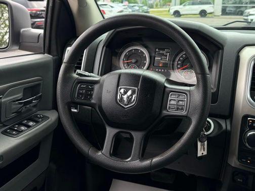 2019 RAM 1500 SLT