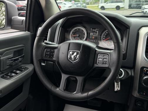 2019 RAM 1500 SLT