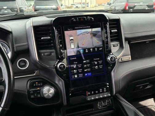 Diamond Black Crystal Pearlcoat 2021 RAM 1500 Limited