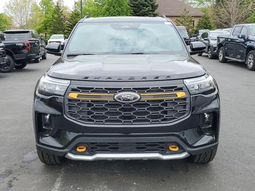 Agate Black Metallic 2026 Ford Explorer Tremor