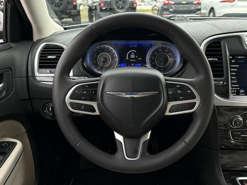 2022 Chrysler 300 Touring