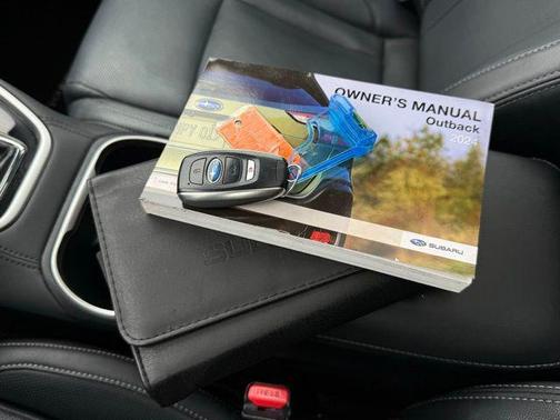 Ice Silver Metallic 2024 Subaru Outback Touring