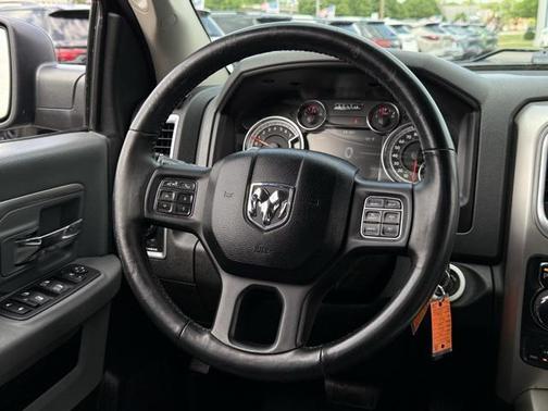 2019 RAM 1500 SLT