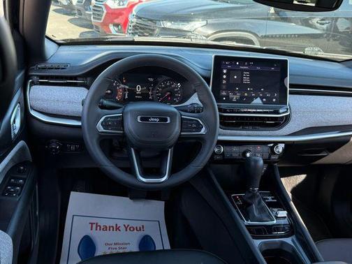 2023 Jeep Compass Latitude Lux
