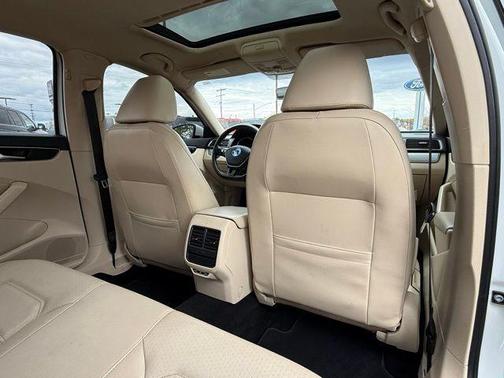 2019 Volkswagen Passat 2.0T Wolfsburg Edition