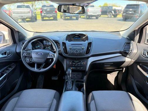 White Platinum Clearcoat Metallic 2018 Ford Escape SE