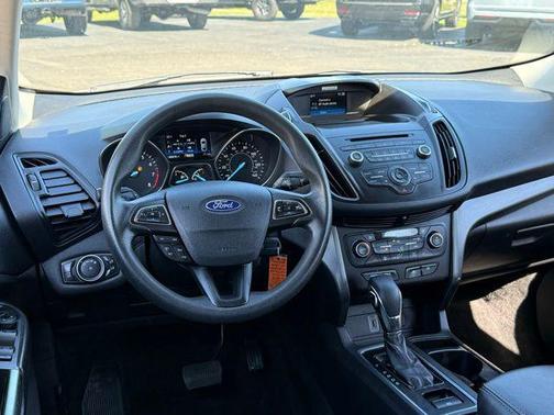 White Platinum Clearcoat Metallic 2018 Ford Escape SE