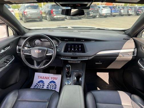 2023 Cadillac XT4 Premium Luxury