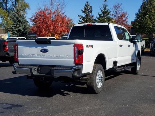 2026 Ford F-350 XLT