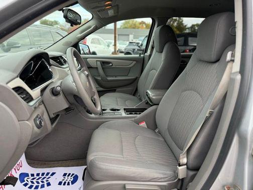 2017 Chevrolet Traverse LS